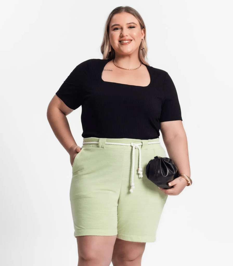 Como escolher modelos estilosos de shorts femininos plus size
