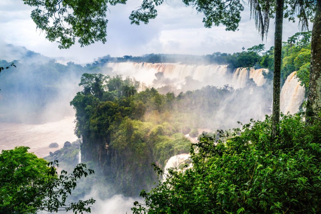 Principais atrações imperdíveis em Foz do Iguaçu além das Cataratas'