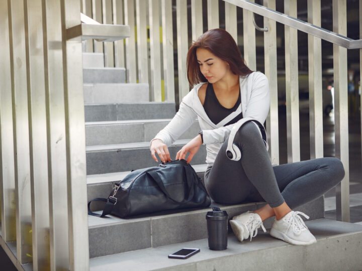 Montando sua mochila de treino: o essencial para não passar perrengue na academia