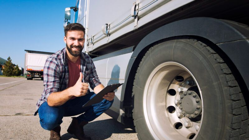 Como adaptar caminhões para demandas específicas com segurança e eficiência