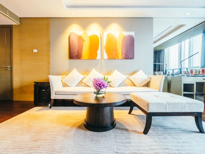 Como combinar móveis e decoração com novas cores nas paredes