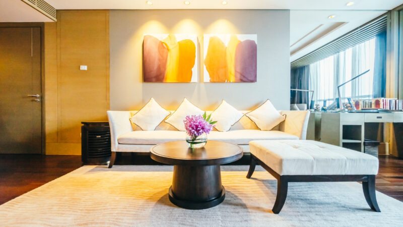 Como combinar móveis e decoração com novas cores nas paredes