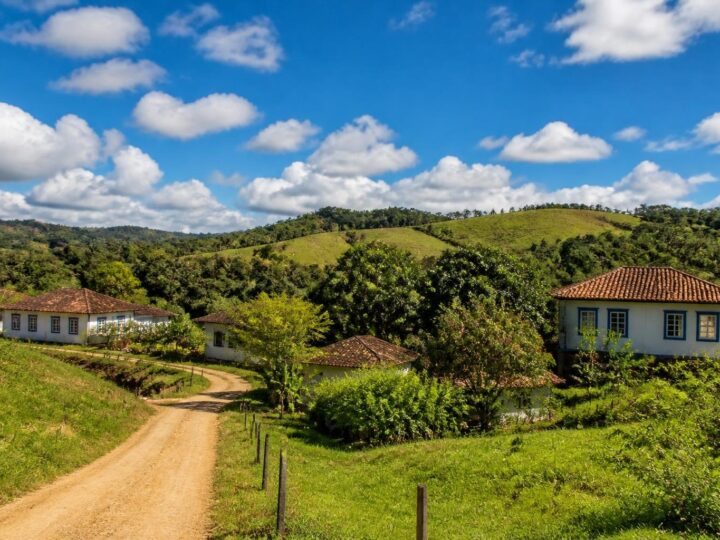 Santana dos Montes: Tesouros Coloniais, Natureza e Turismo Rural