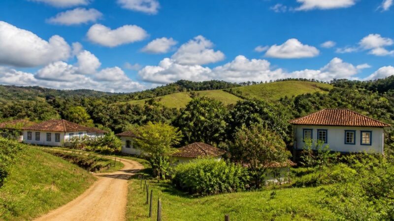 Santana dos Montes: Tesouros Coloniais, Natureza e Turismo Rural